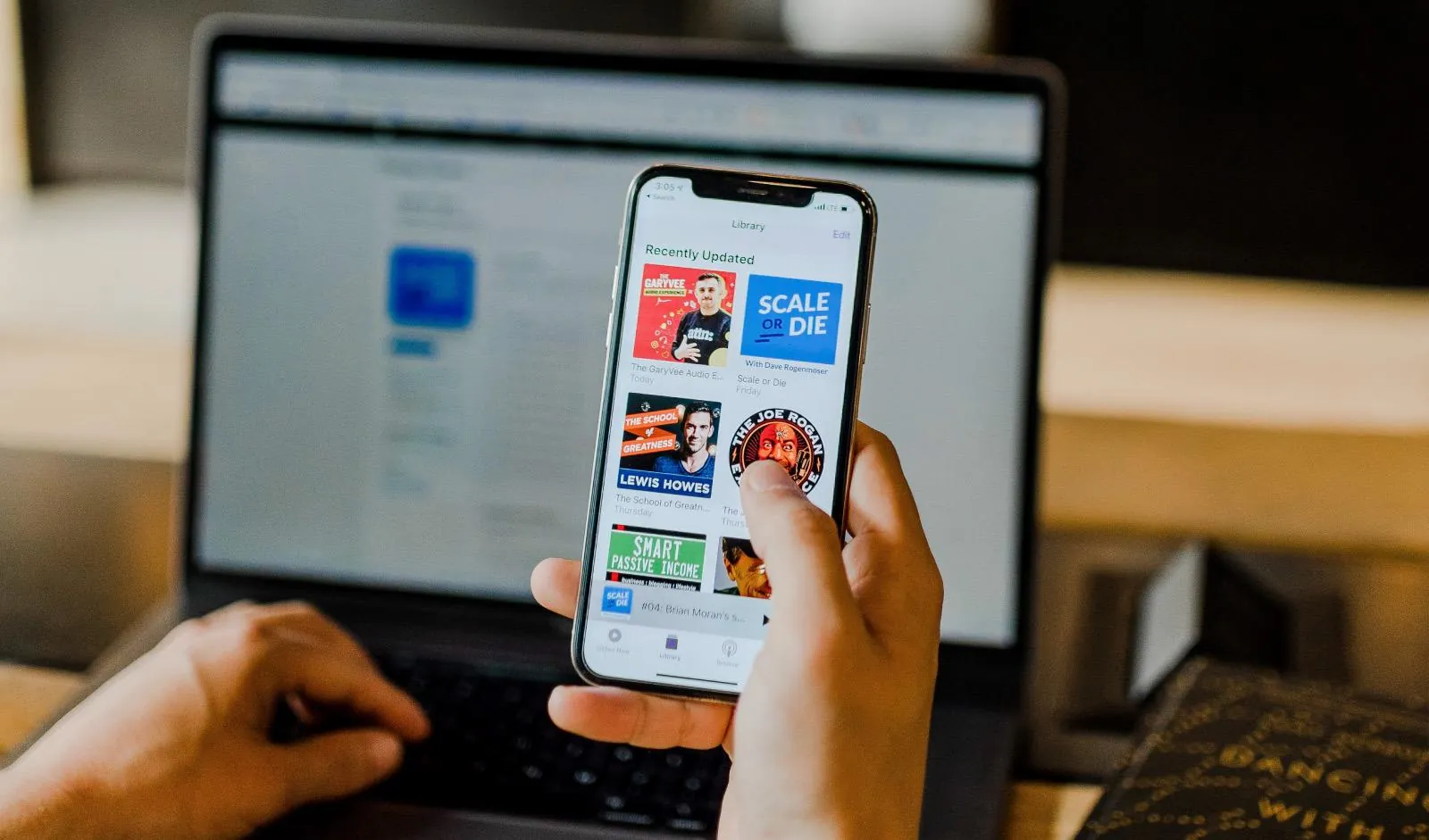 The Best Business and Marketing Podcasts to Listen to in 2025