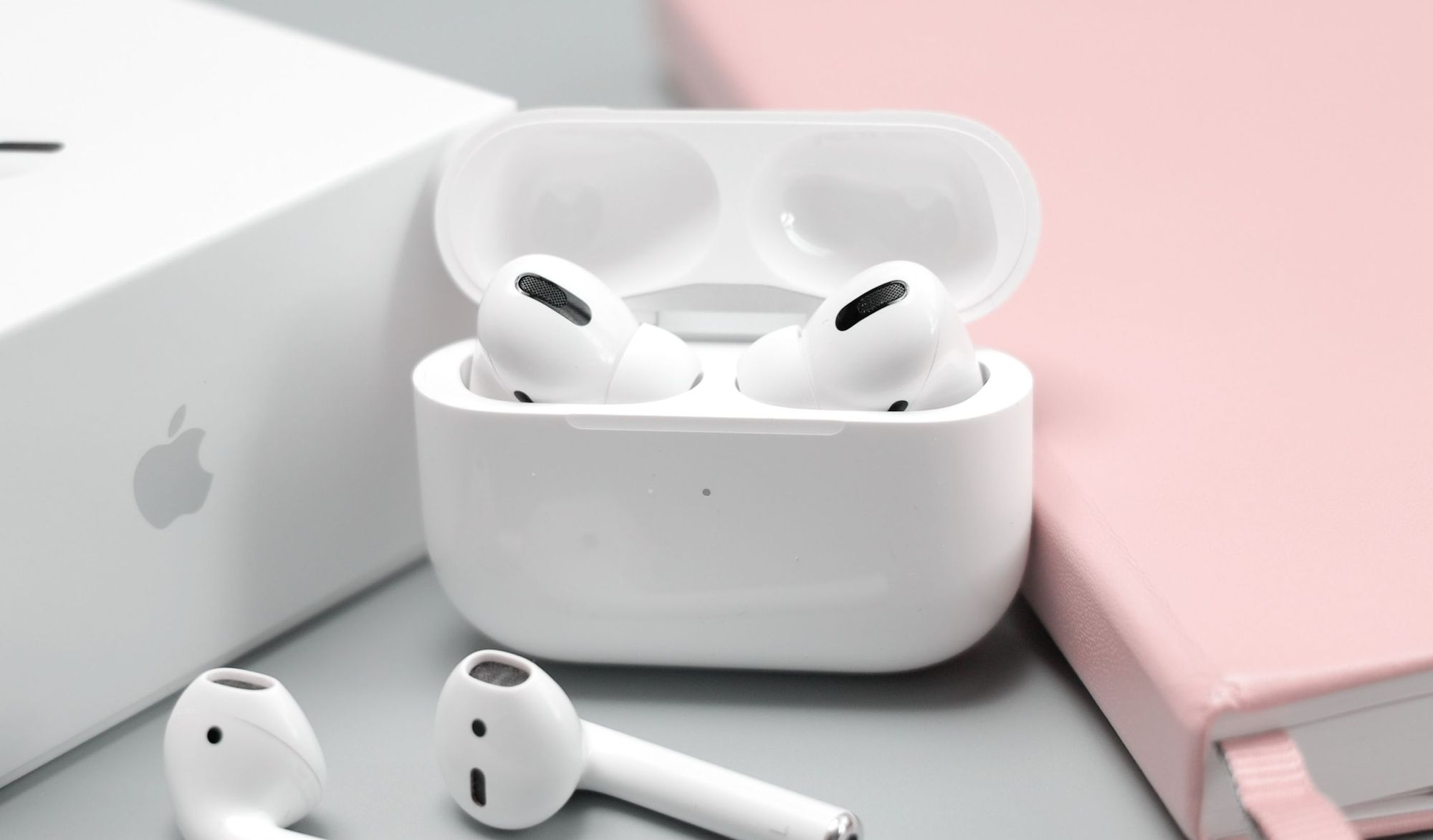 The 8 Best Wireless Earbuds – They’ll Make Music Your Escape This Year